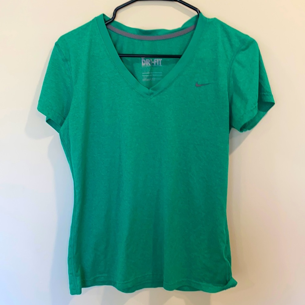 Nike green dri fit v neck regular medium